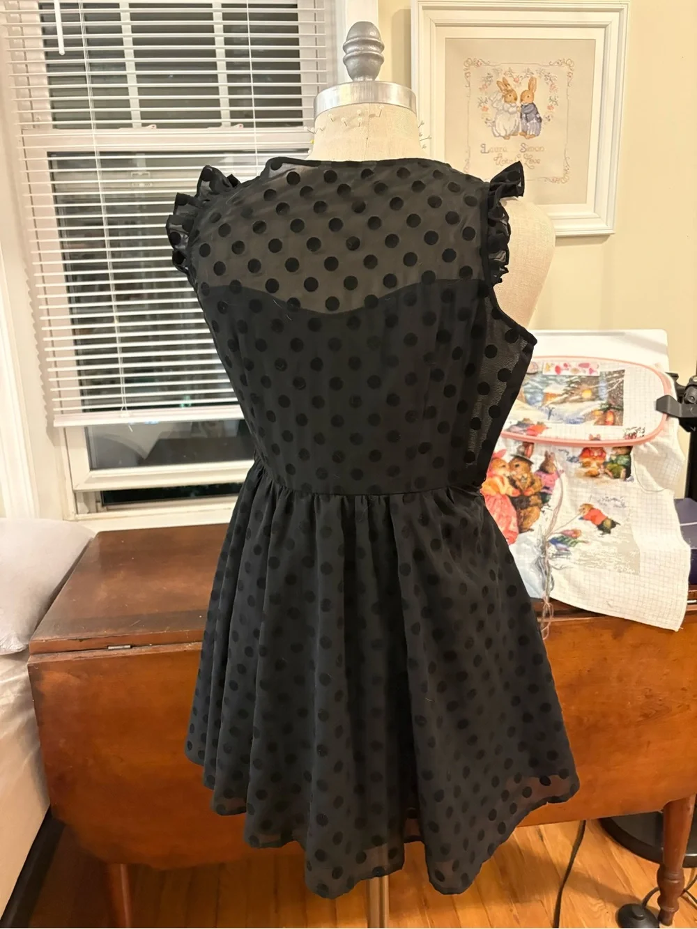 N/A elegant black